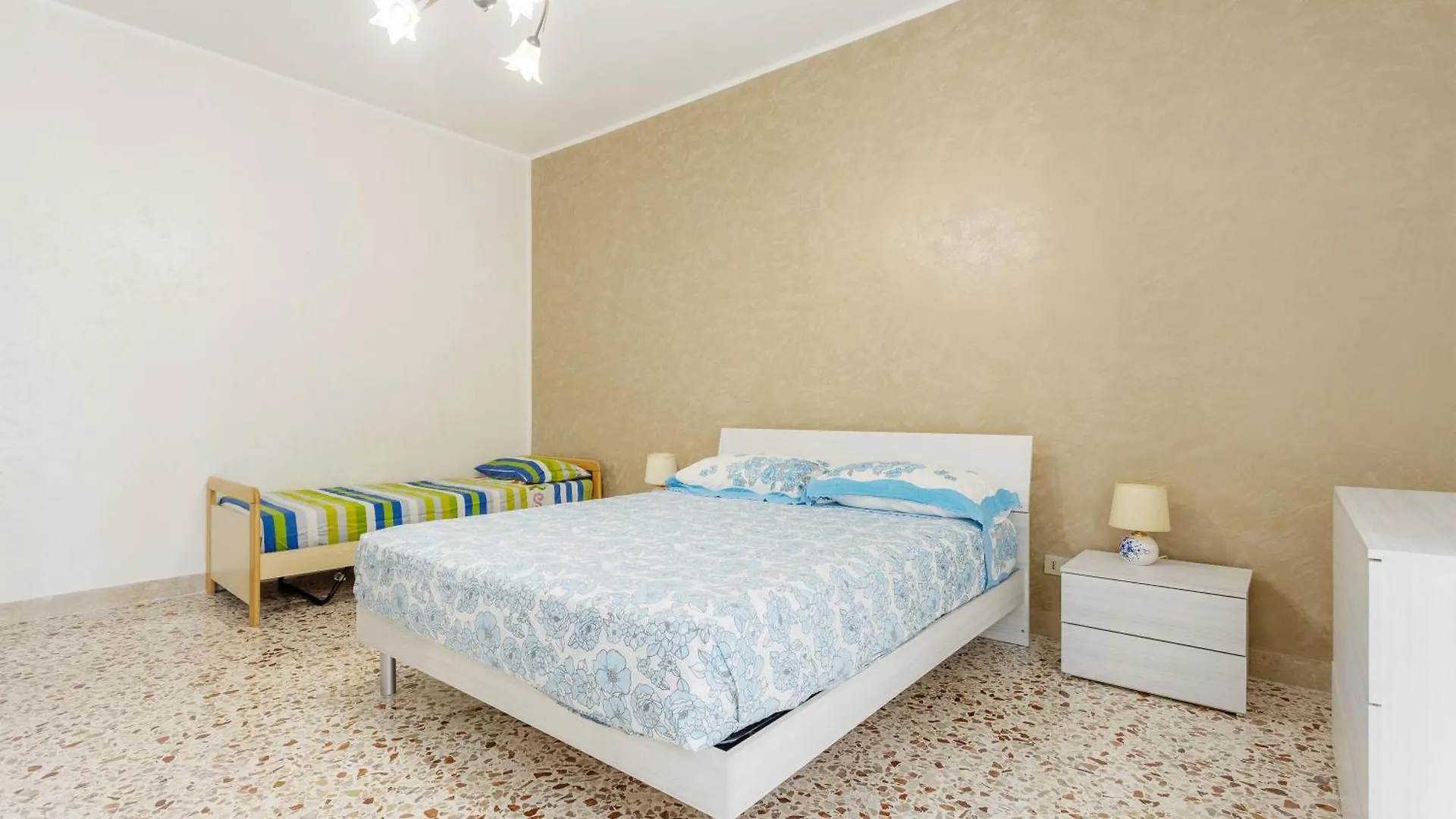 La Casa Di Nonna Enza Apartment Palermo 0*,